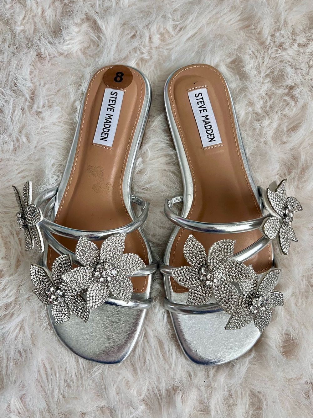 **NWOT** Steve Madden LUKA Silver Crystal Rhinestone Floral Slides Sandals - Picture 4 of 7